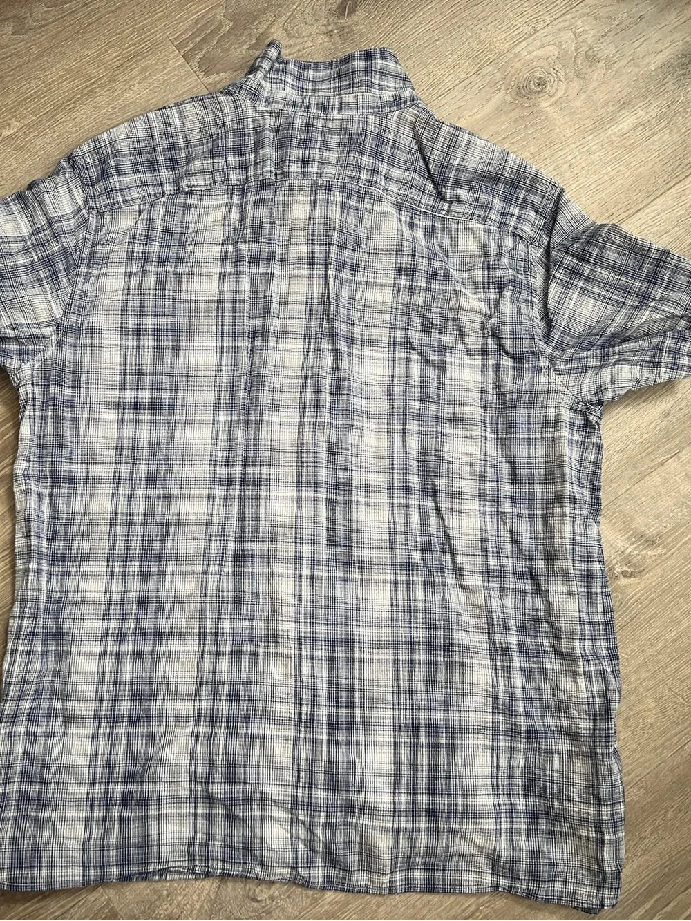 Banana Republic Men’s Light Blue and White Plaid Button-Down Shirt